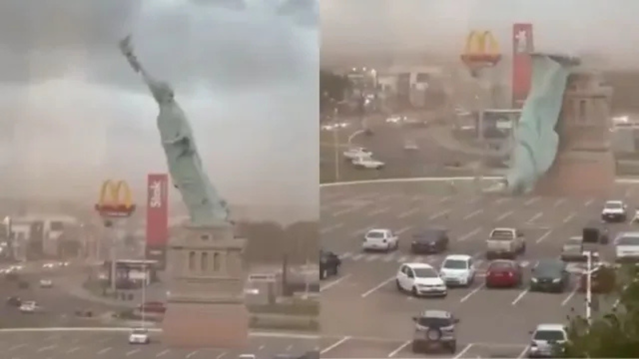 statue of liberty replica collapse
